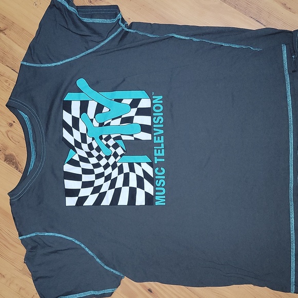 MTV Tops - COPY - MTV tshirt size 3